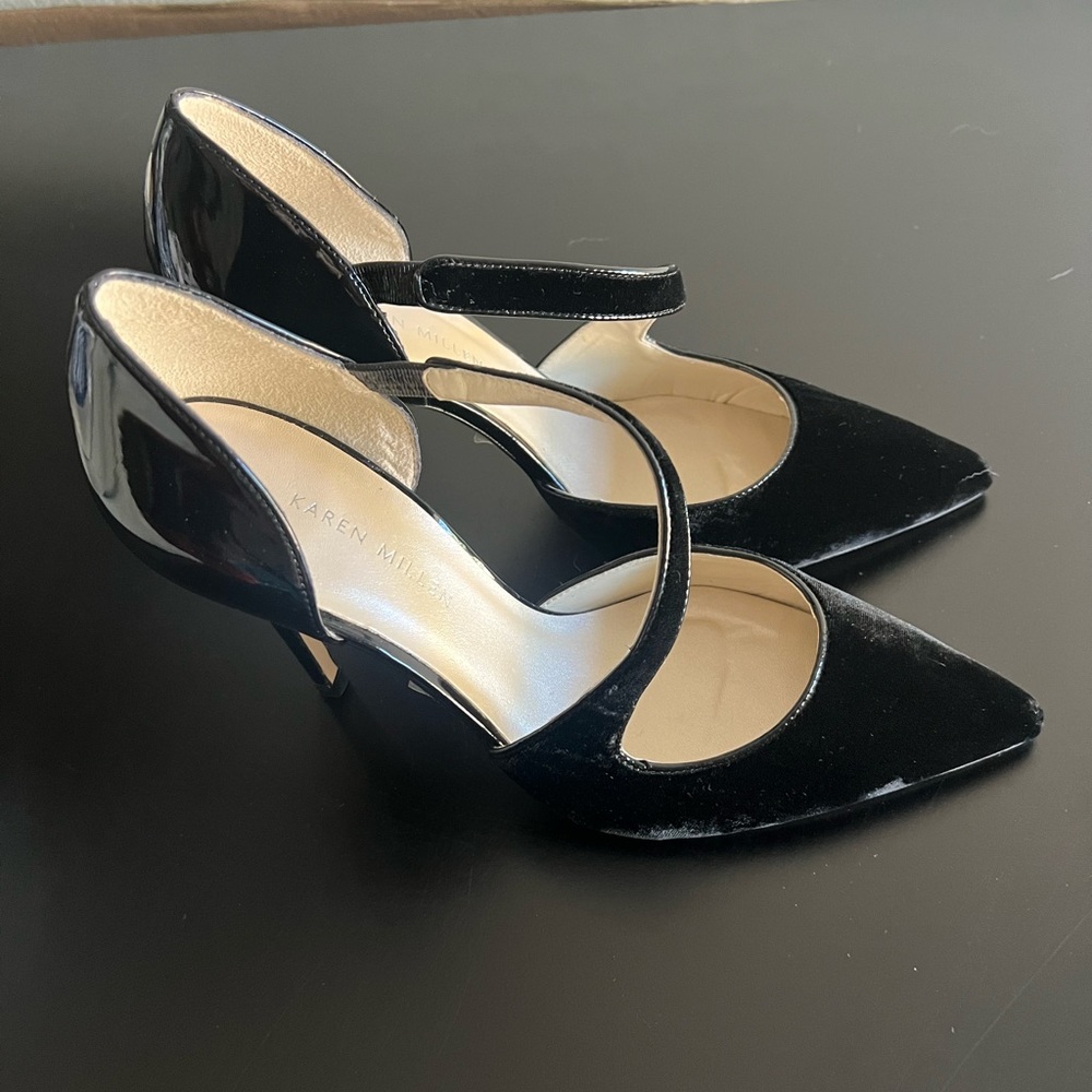 NWT KAREN MILLEN BLACK VELVET SANDALS/HEELS SIZE EU 40